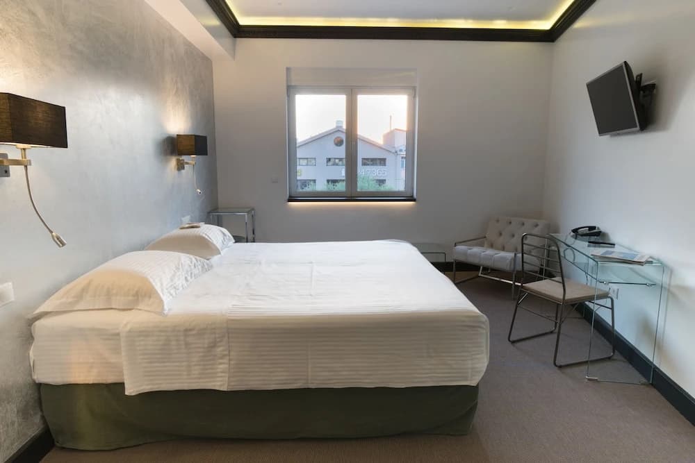 Andromeda Downtown Suites - photo 4