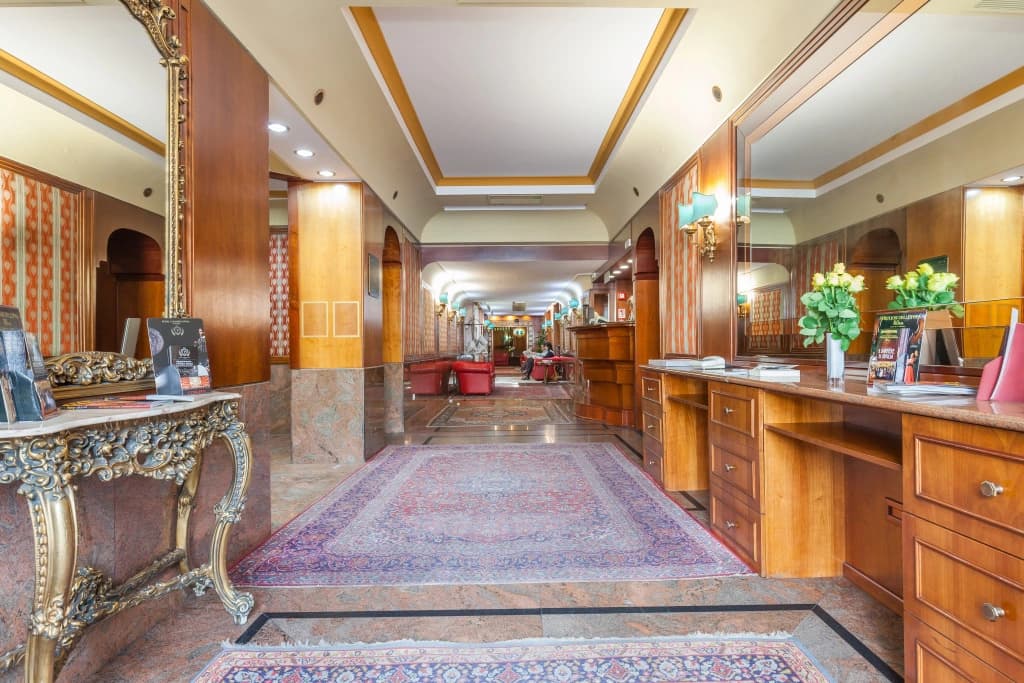 Hotel Galles - photo 18