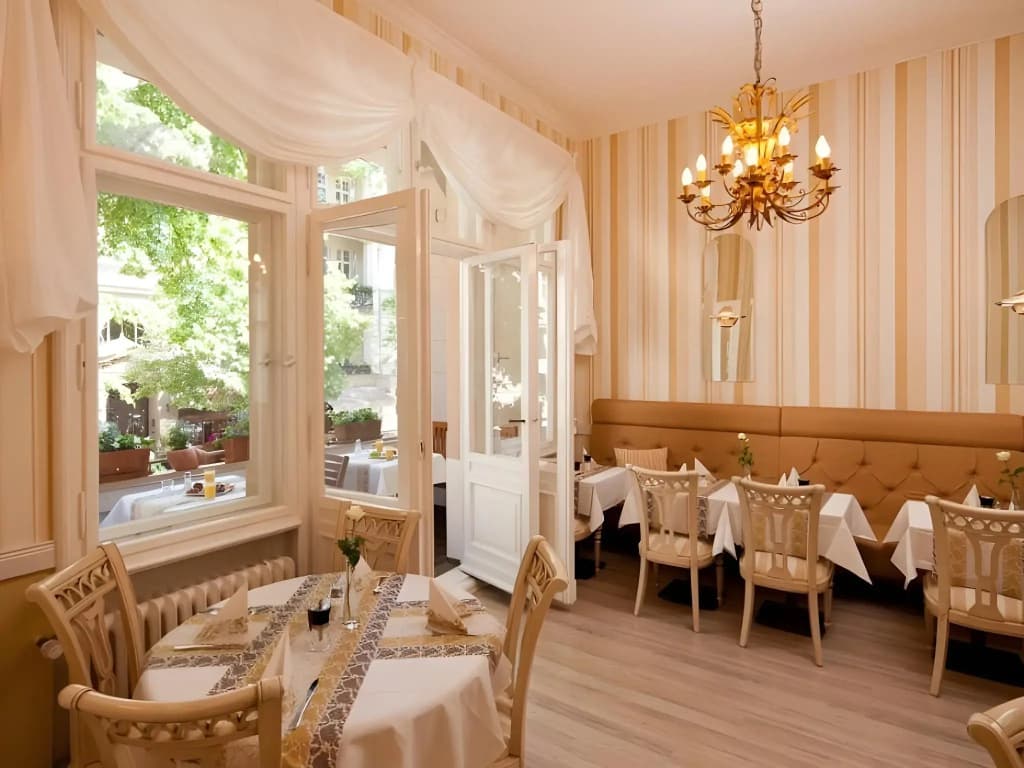 Hotel Augusta - photo 16