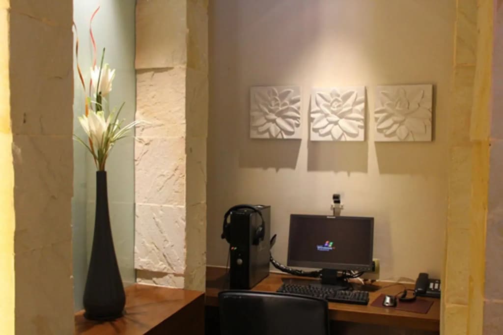 St. James Hotel - photo 4