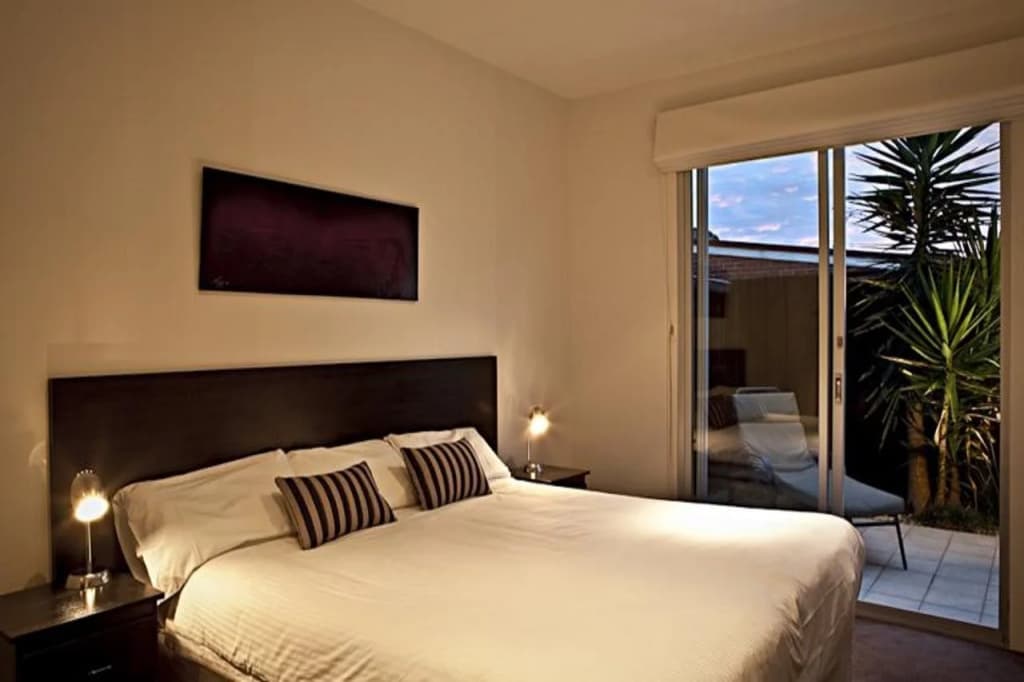 Brighton Bay Apartments - photo 3