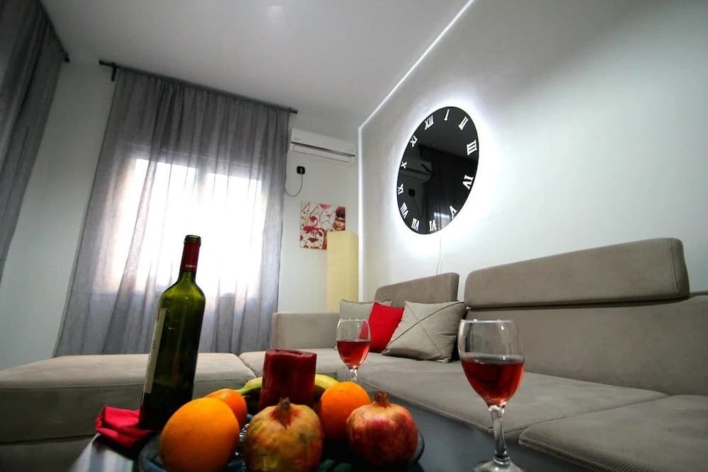 Downtown Stylish Nest - photo 6