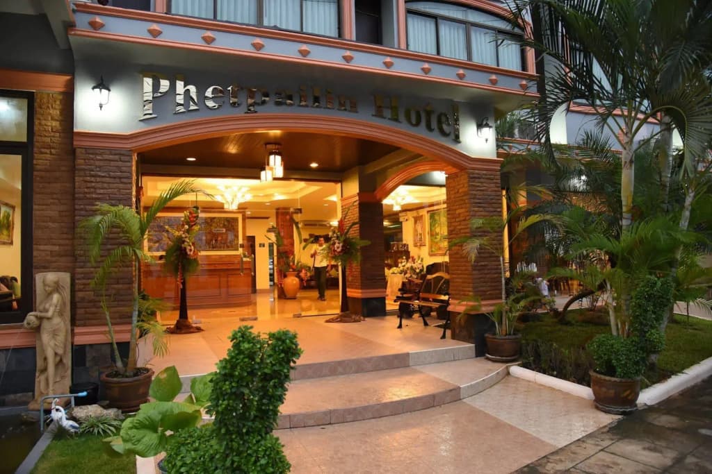 Sripet Hotel - photo 1