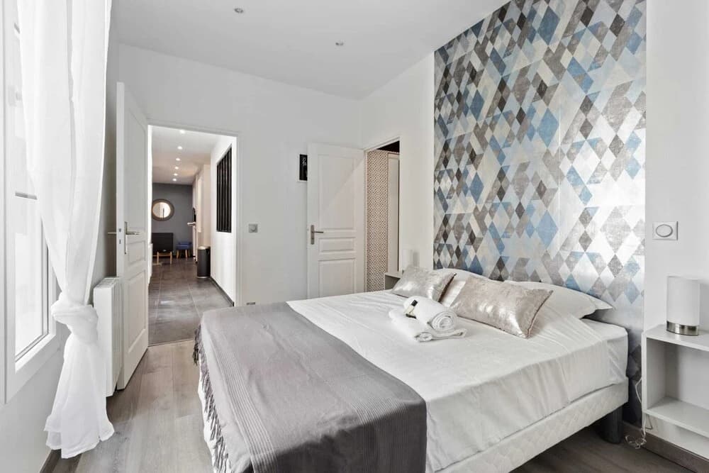 Beautiful Quiet Designer Apartment in Paris - photo 3