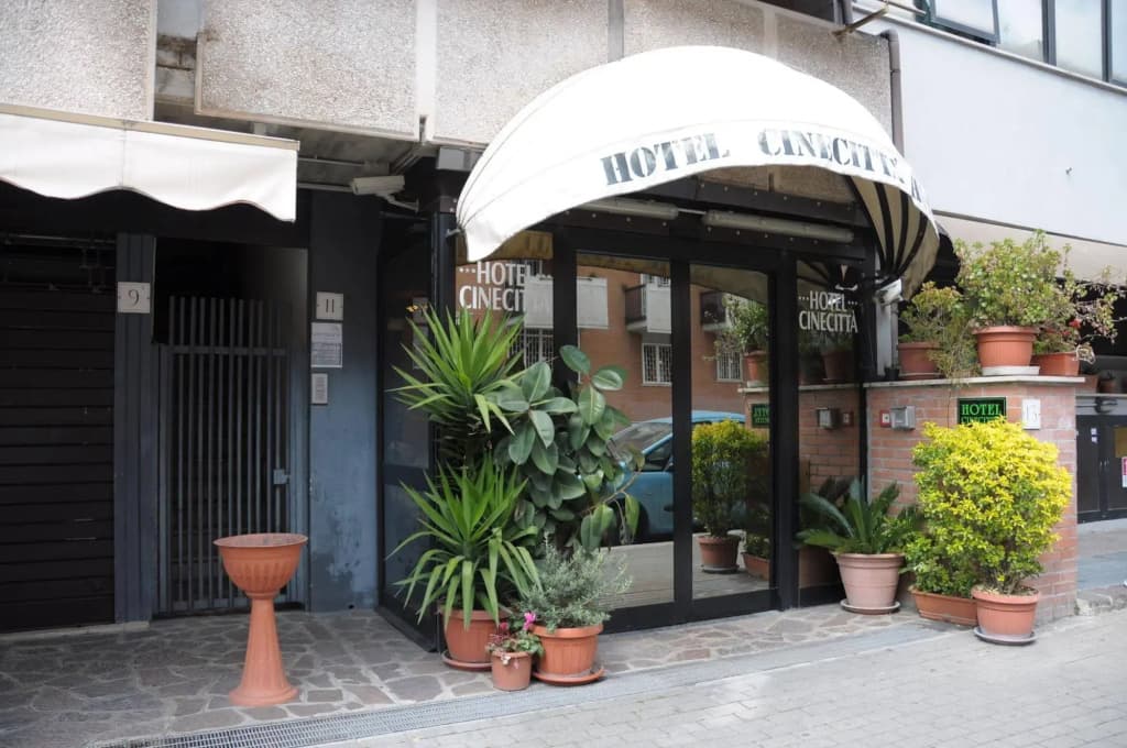 Hotel Cinecitta - photo 14