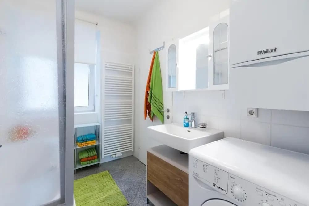 Apartment Rudolfsplatz Check in 15h to 22h Only - photo 9