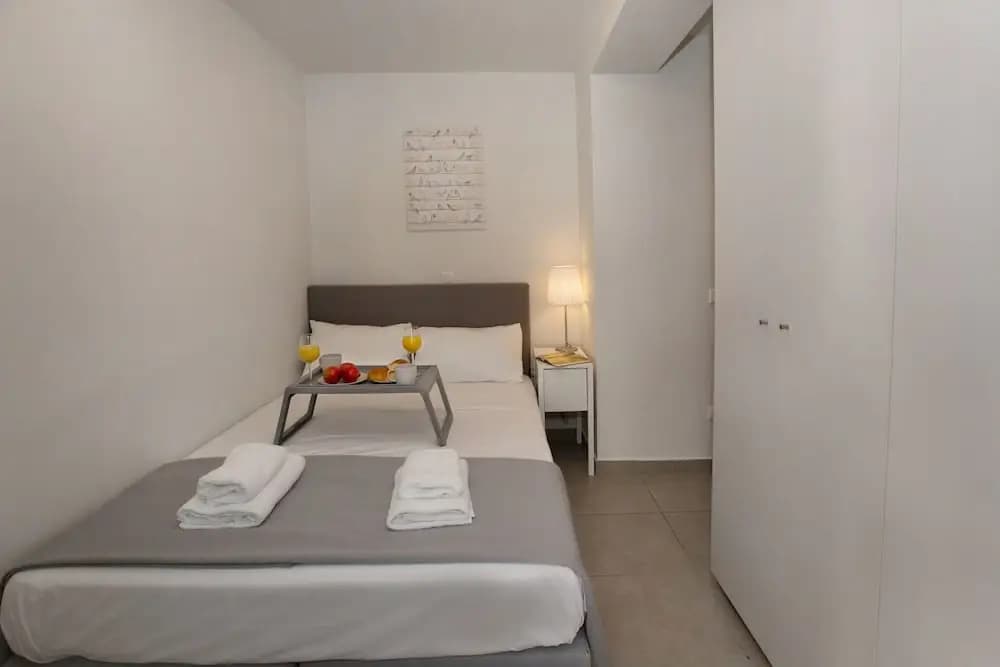 Modern Comfy Aptm Near the Acropolis by GHH - photo 2