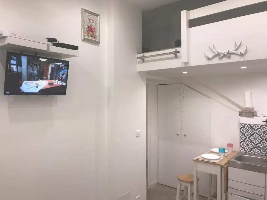 Superb Tiny House in Heart of Paris 1st! - photo 2