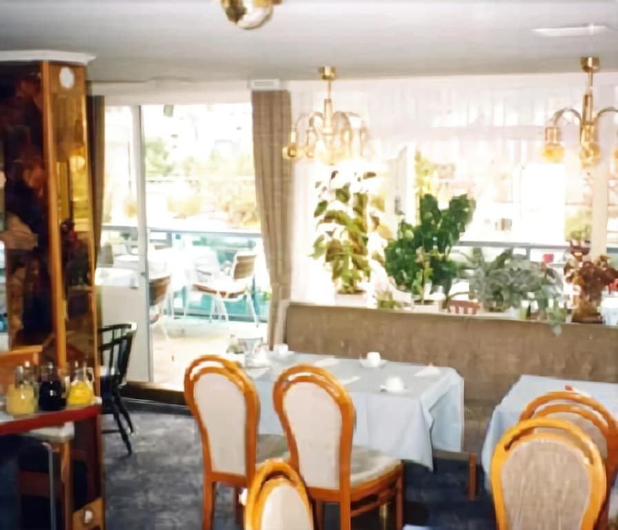 Hotel Ekazent Schönbrunn - photo 12