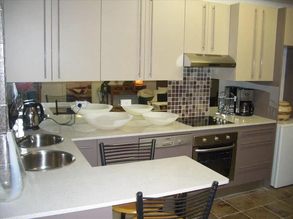 Bondi Serviced Apartments - photo 13