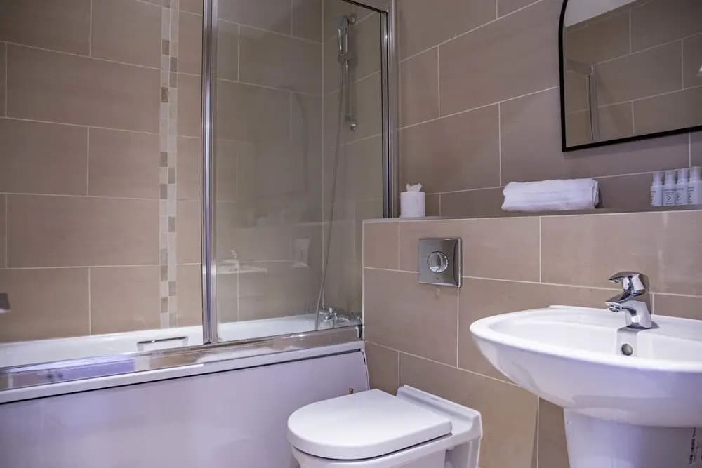 Charming Charing Cross Flat - photo 6
