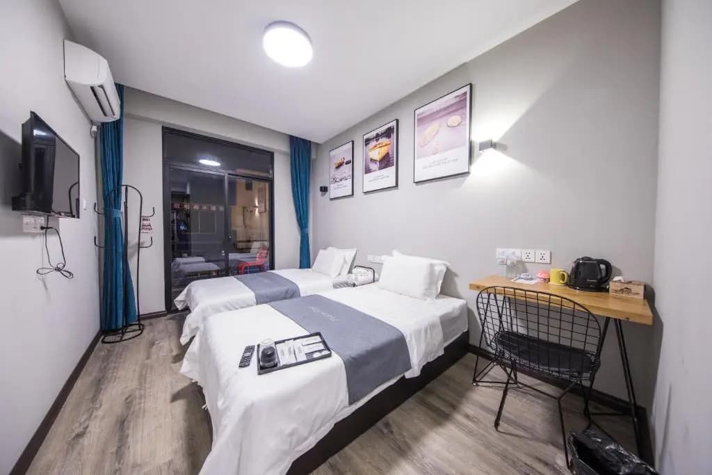 Paly Hotel - main photo