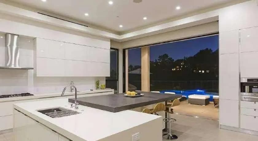 Zorada - Private Hollywood Hills Luxury With Endless Amenities and City Views - photo 4