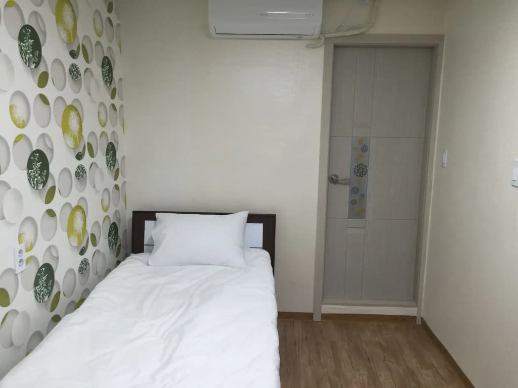 Hamory Guesthouse - photo 5