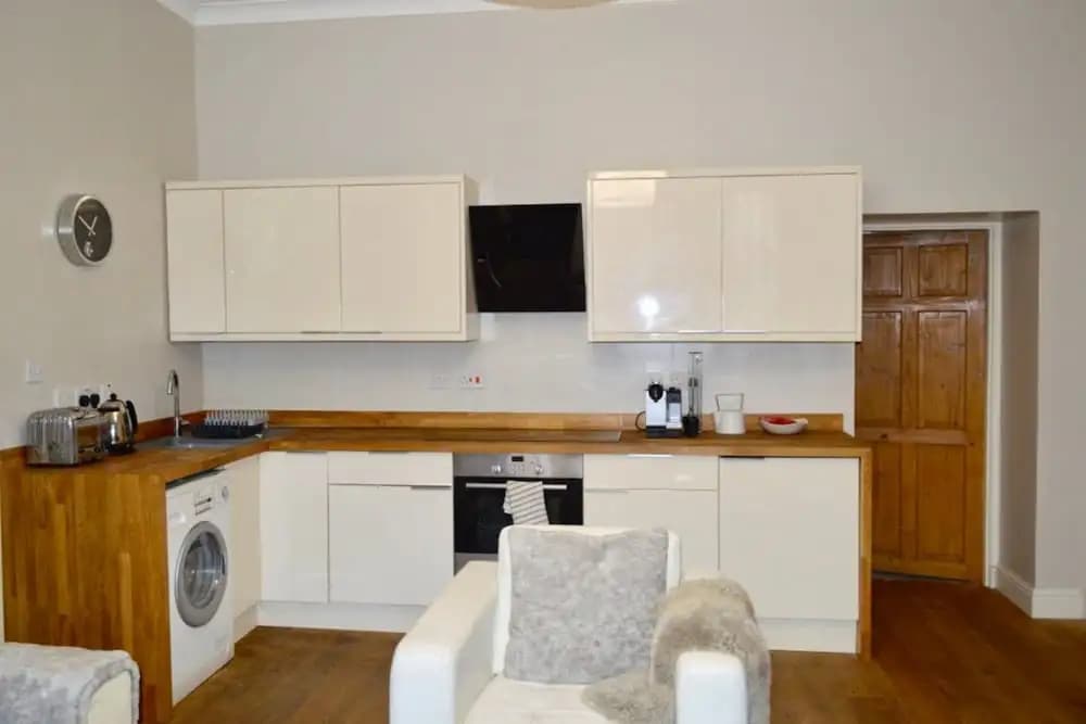 Modern Open-plan Leith Flat - photo 12