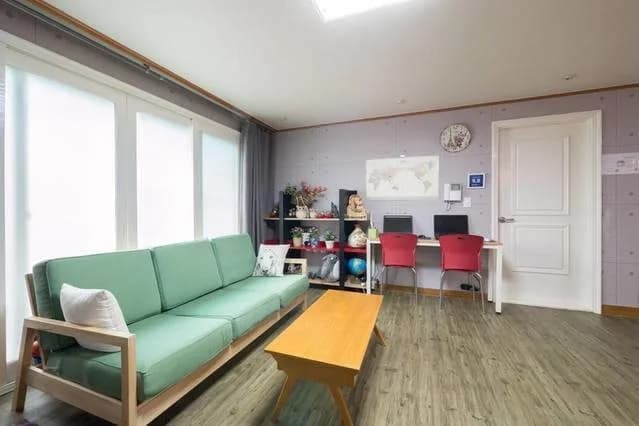 Campfire Guesthouse - photo 11