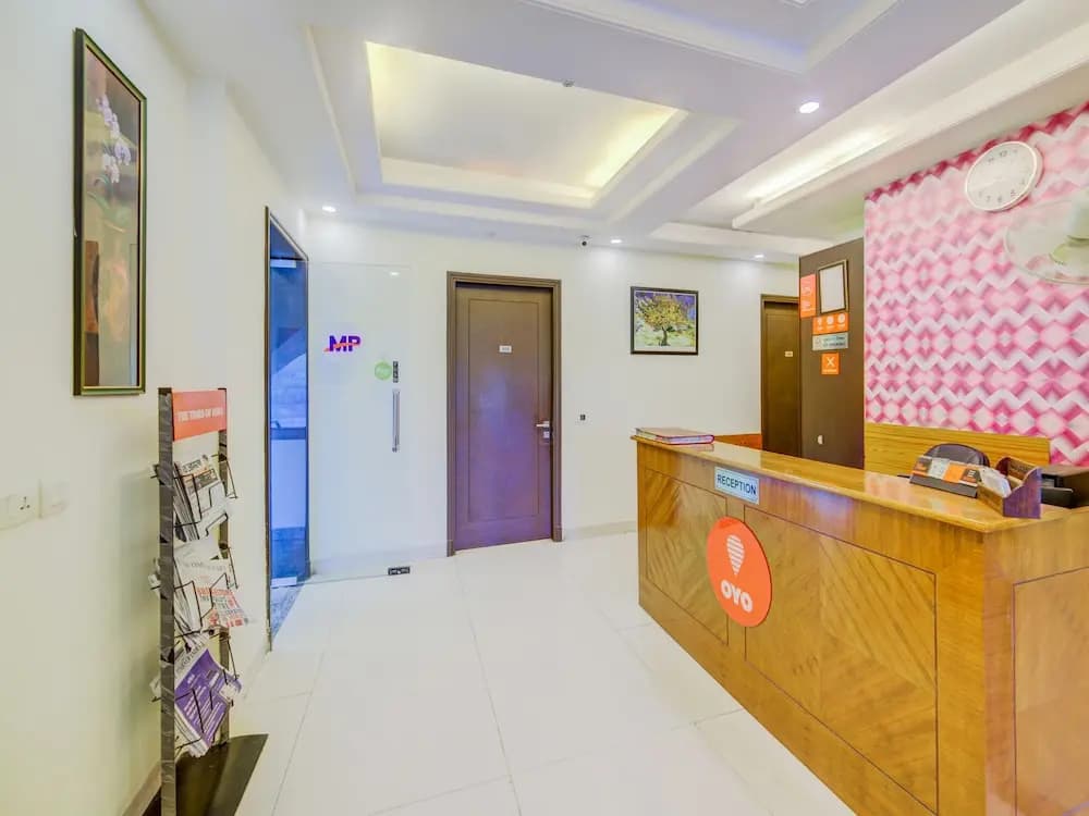 OYO 9553 Hotel Kings Plaza - photo 13
