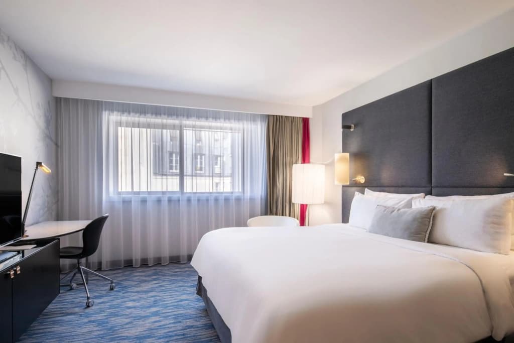 Renaissance Paris Arc de Triomphe Hotel - photo 4