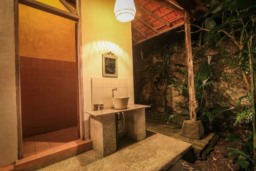 Rumah Nyaman Villa - photo 31