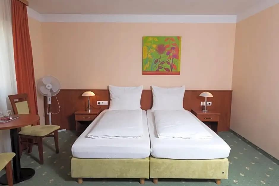 Hotel Breitenlee - photo 7