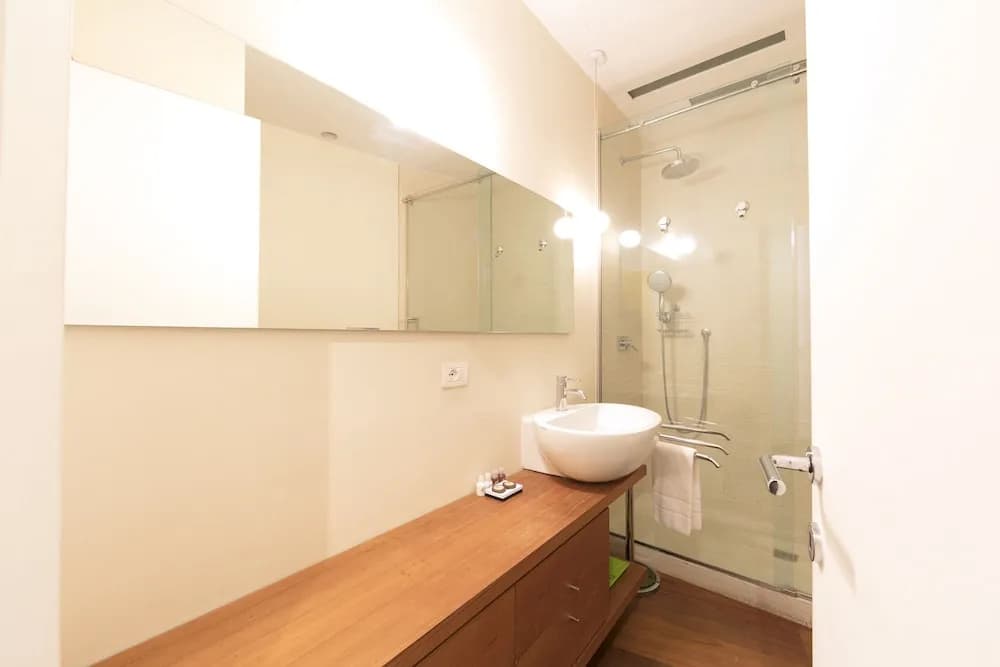 Milhouse Suites Sant'Ambrogio - photo 9