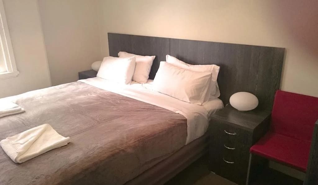 Keg & Brew Hotel - photo 9