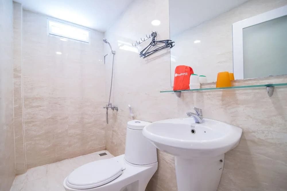 Reddoorz Duong Ba Trac Street - photo 11