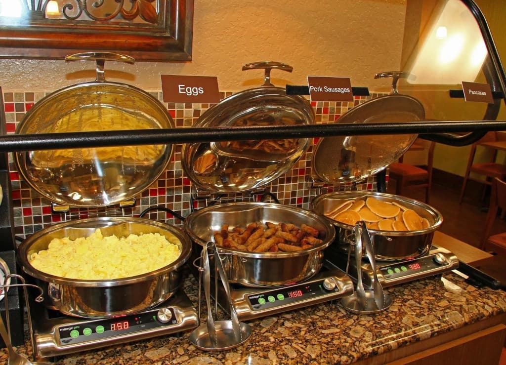 Best Western Plus Universal Inn - photo 12