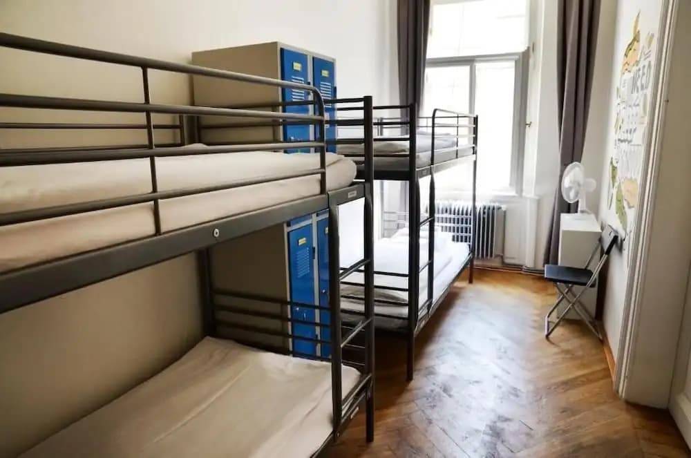 The Republic Garden - Hostel - photo 4