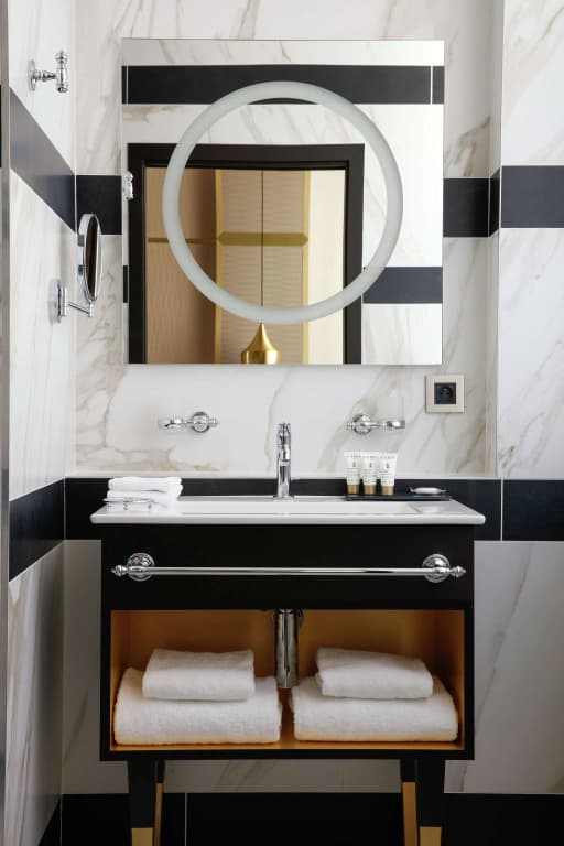 Niepce Paris Hotel, Curio Collection by Hilton - photo 8