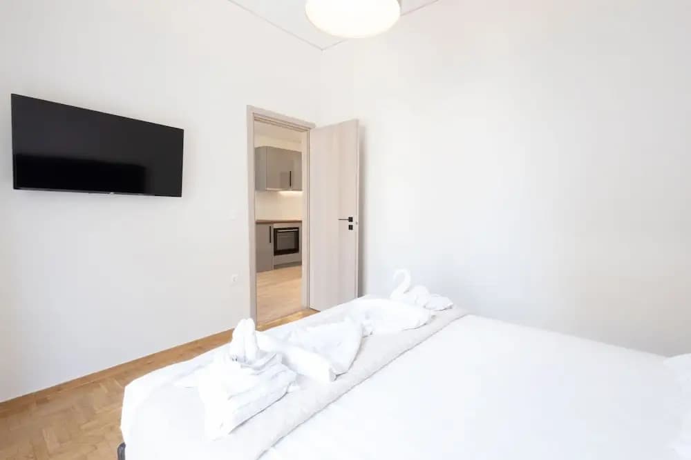 Modern 2-bedroom Gem Close to Metro - photo 4