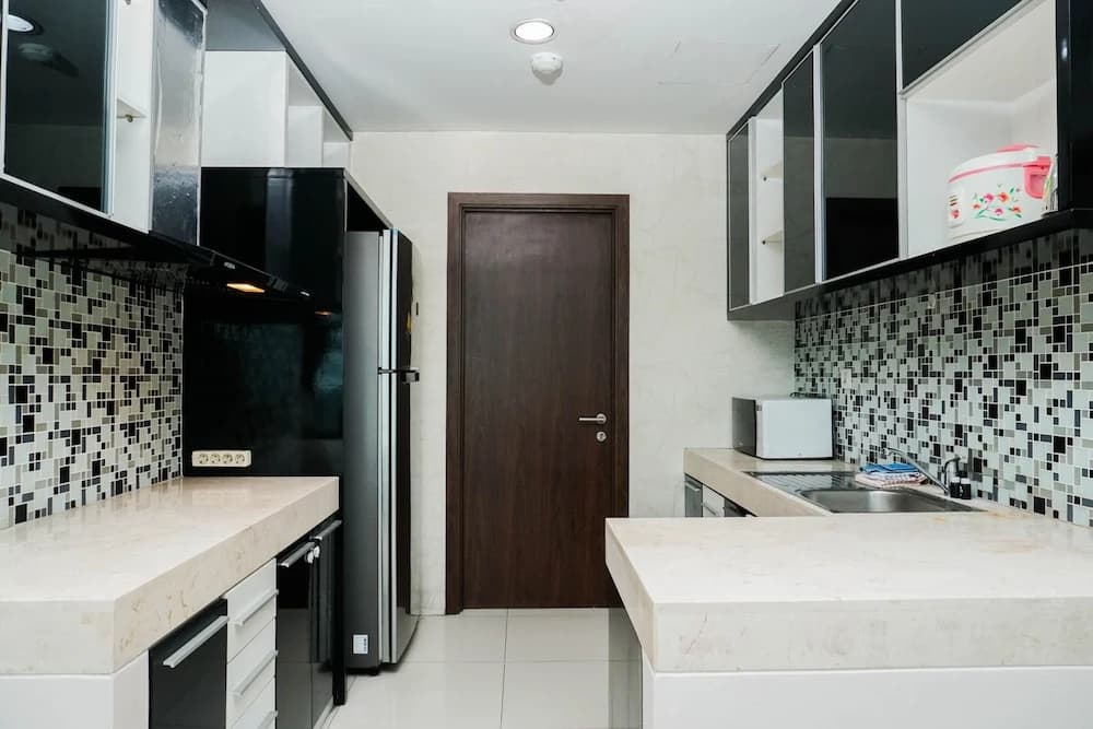 Stunning 3BR at St. Moritz Apartment - photo 2