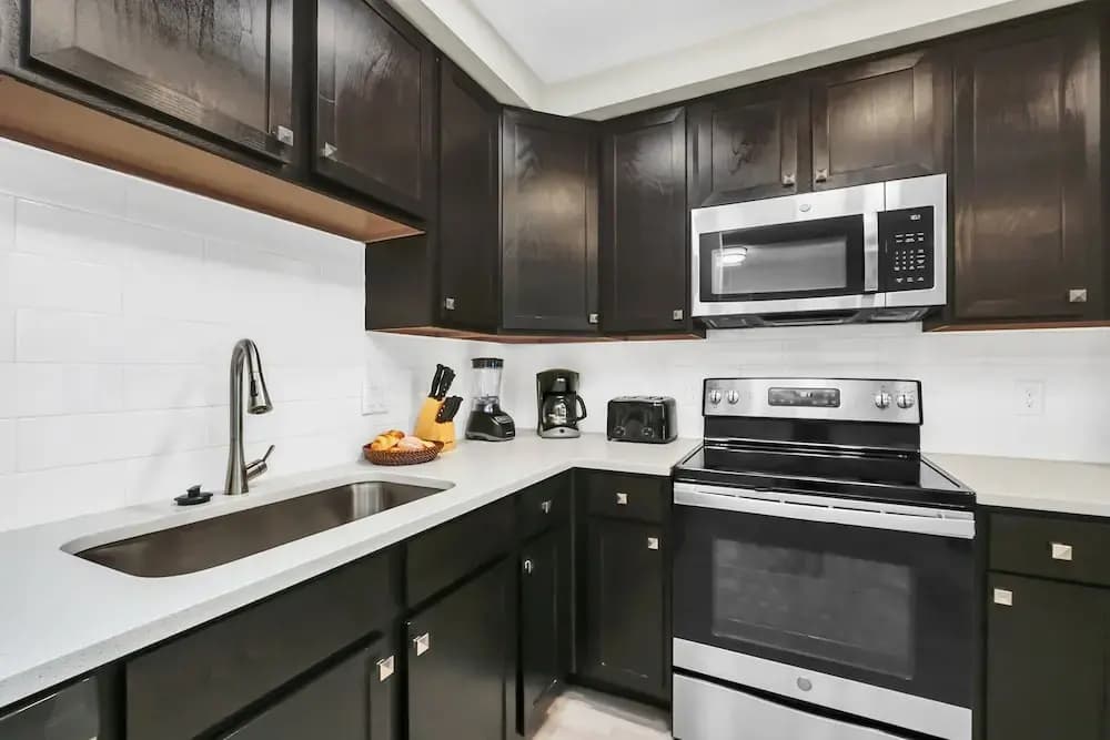 Stylish and New! 3br, Steps fr. Universal Drive - photo 30