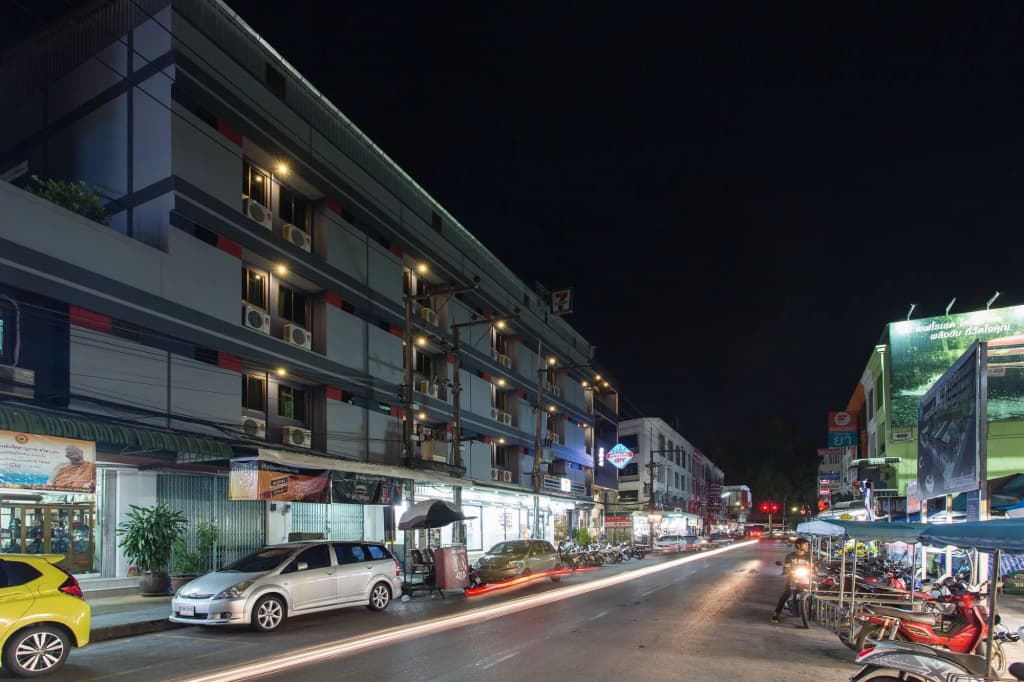 City Hotel - photo 15