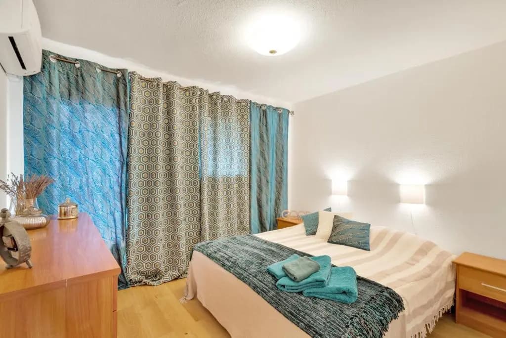 La Prom - a two bedroom apartment with a sea view - photo 2