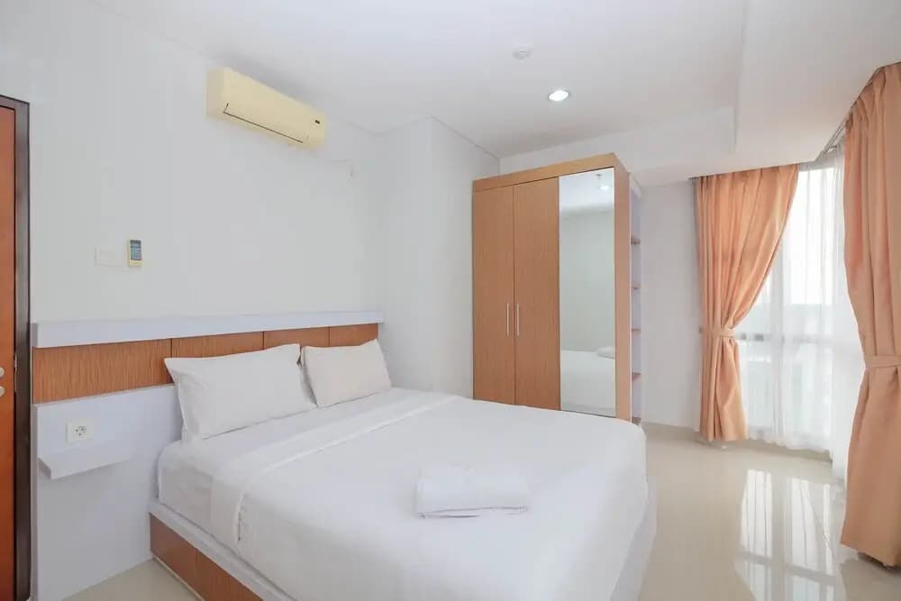 Spacious And Nice 2Br Apartment At Royal Olive Residence - photo 2