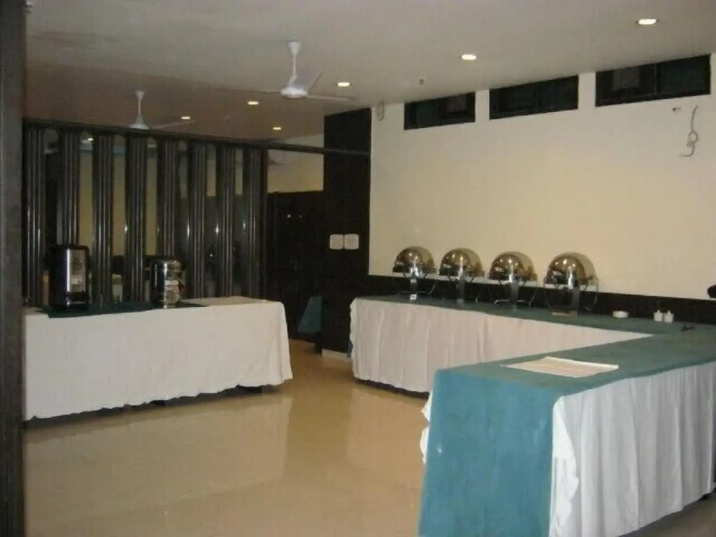 Hotel Meridian Plaza - photo 15