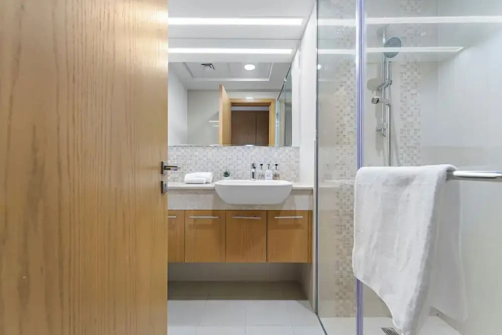 2BR 202 Bellevue Tower 1 - photo 8