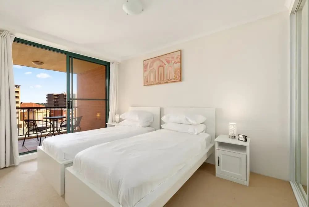 Spacious 3-bed With Alfresco Dining by Amenities - photo 1