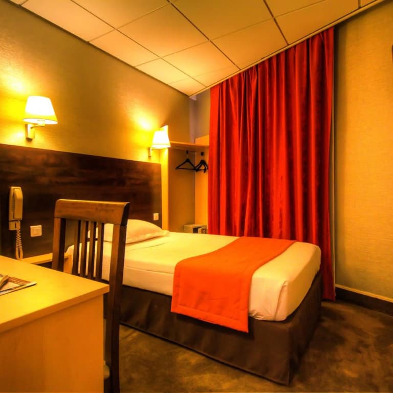 Hôtel des Trois Gares - photo 29