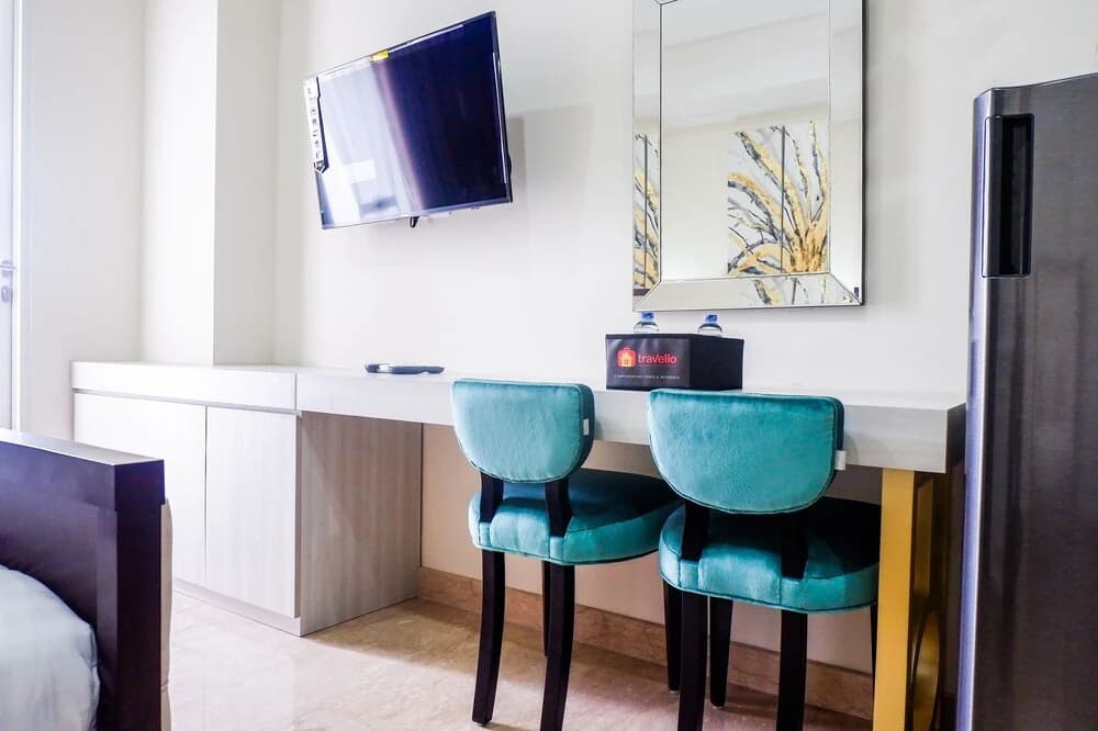 Classic Square Studio at Menteng Park Apartment - photo 1