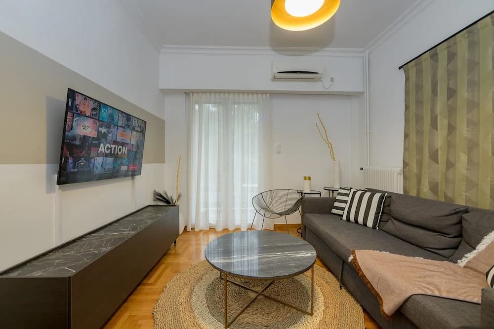 Fully Renovated Flat in Prime Location - photo 12