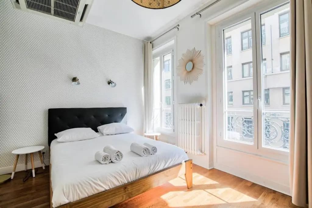 Appartement Lumineux proche de Saint-Lazare - 8P - photo 5