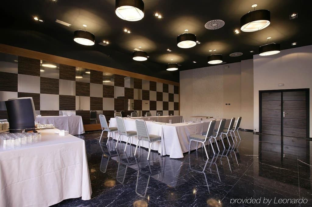 voco Madrid - Las Tablas by IHG - photo 26