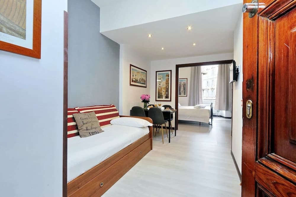 Cavour Square Apartment - photo 3