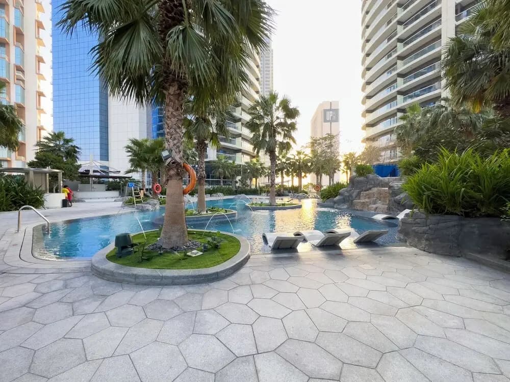 Glamorous 2BR in Damac Paramount Tower - photo 13