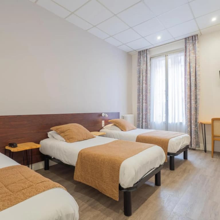 Hotel Busby - photo 40