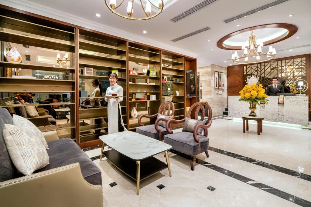 Conifer Grand Hotel - photo 2