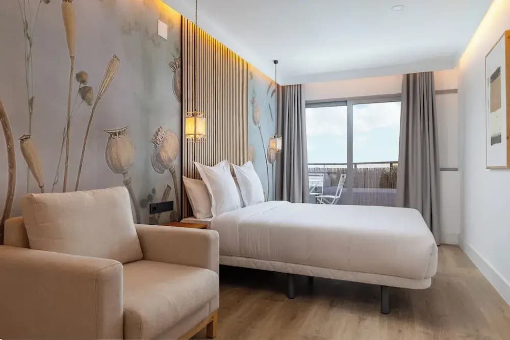 HA Aparthotel Retiro Suites - photo 1