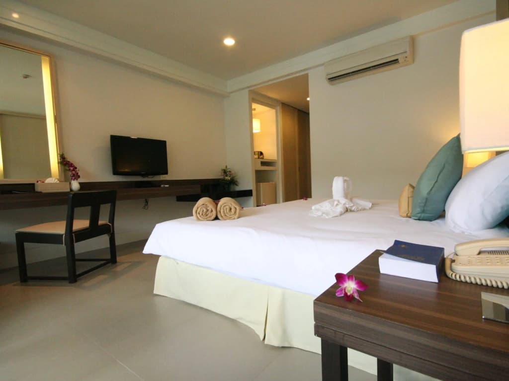 Sawaddi Patong Resort & Spa by Tolani - photo 30